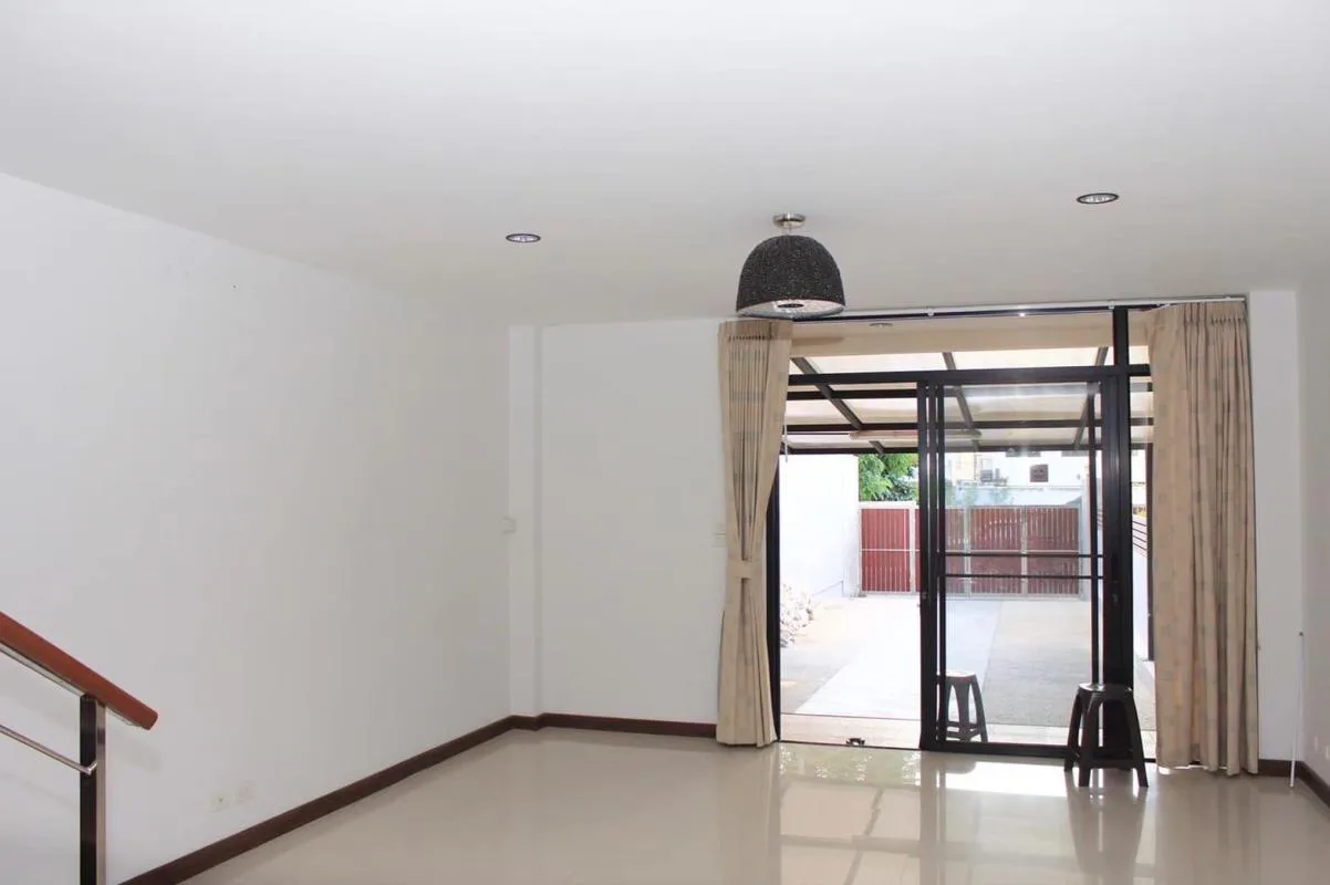 Townhouse Soi Aree Samphan 7 — photo 2