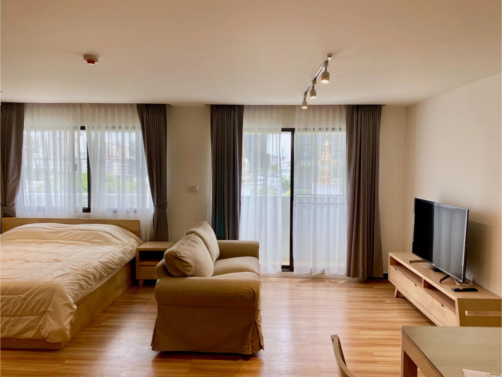38 Mansion — photo 1