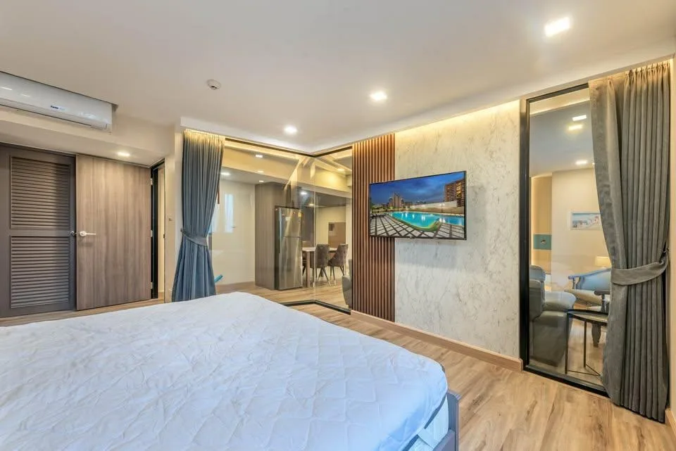 Omni Tower Sukhumvit Nana — photo 12