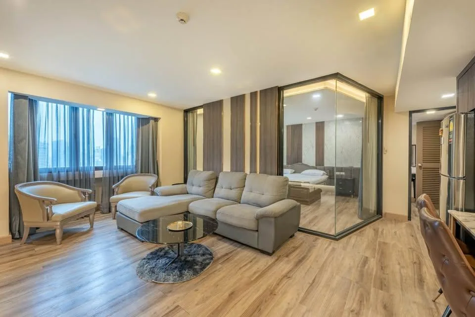 Omni Tower Sukhumvit Nana — photo 3