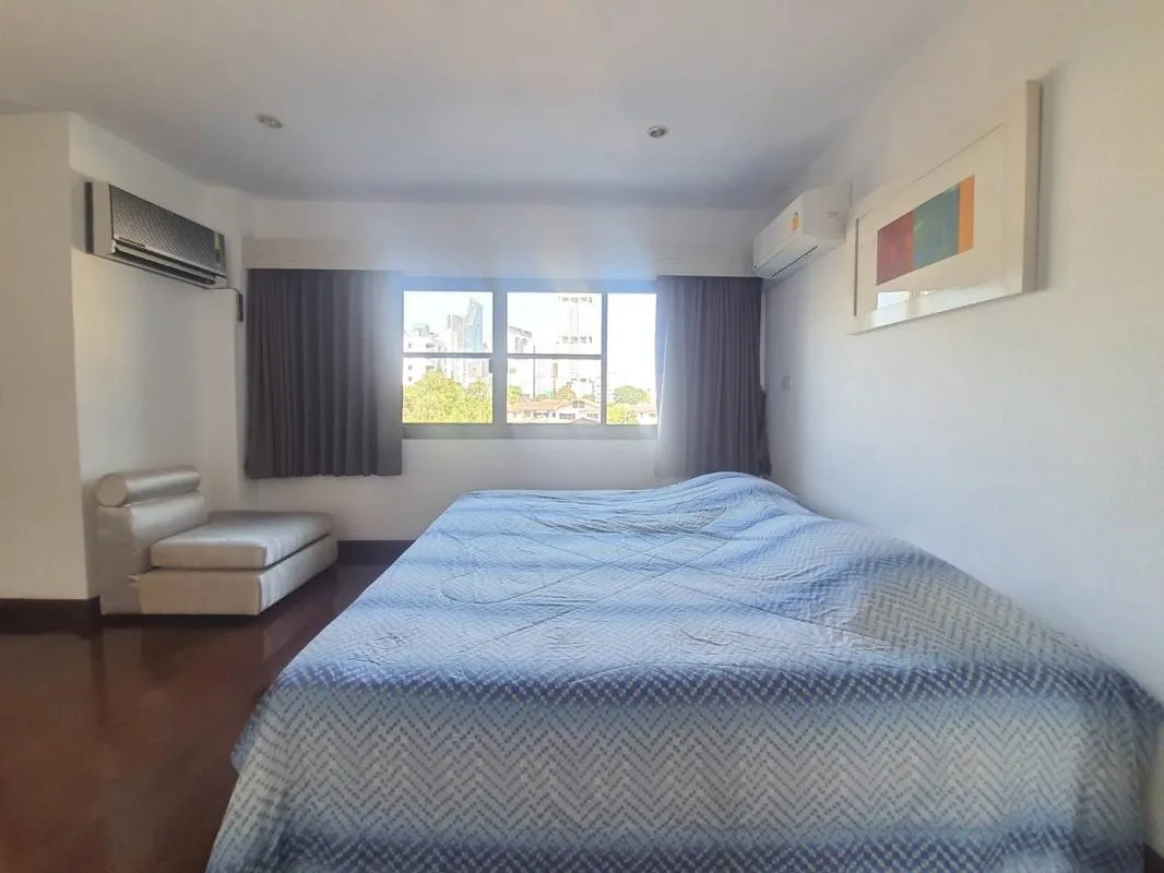 Townhome Rama 4 Rd. — photo 12