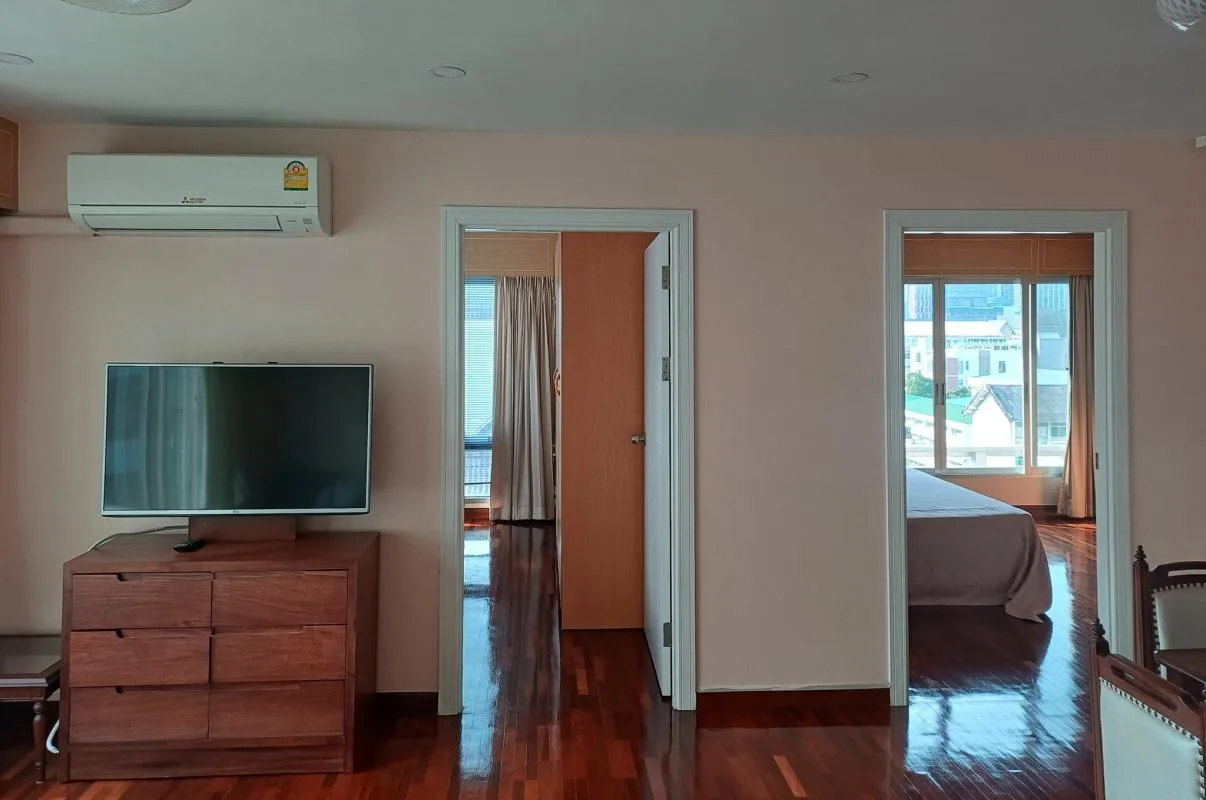 Navin Court — photo 4