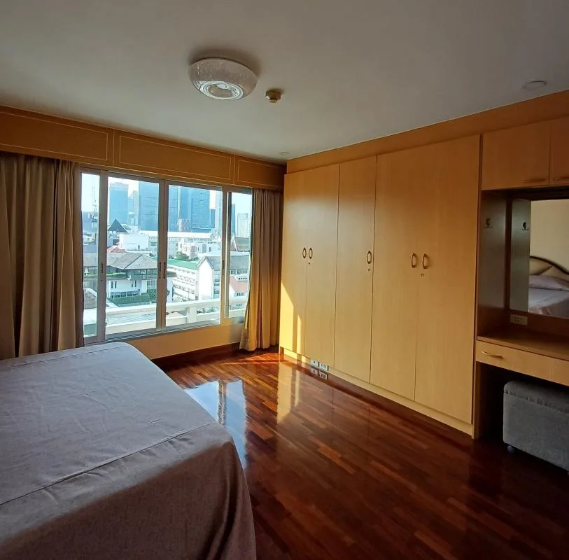 Navin Court — photo 8