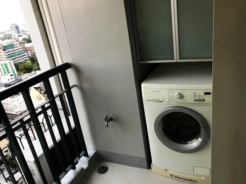 Ivy Thonglor — photo 10