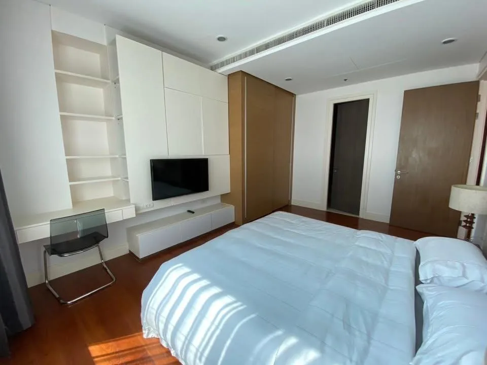 Bright Sukhumvit 24 — photo 16
