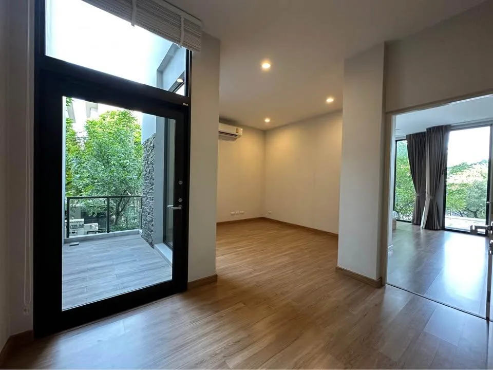 Baan Klang Muang Classe Ekkamai-ramintra — photo 5