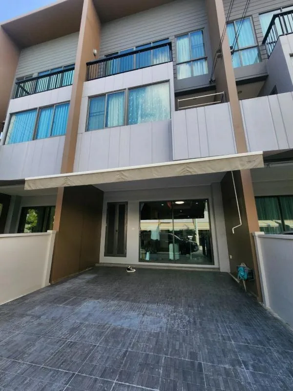 Baan Klang Muang Rama 9 — photo 11