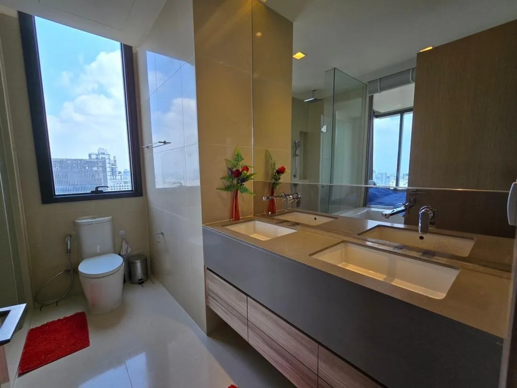 The Esse Asoke — photo 12