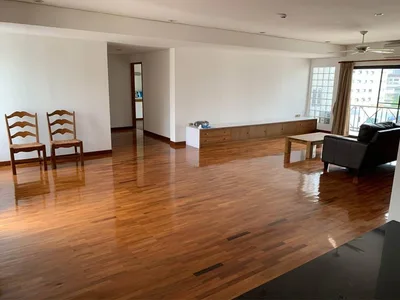 Baan Piyabutr