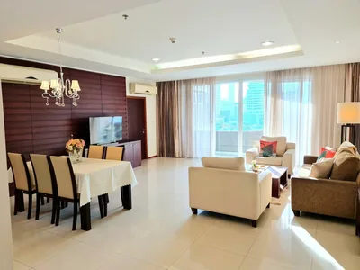 Piyathip Place