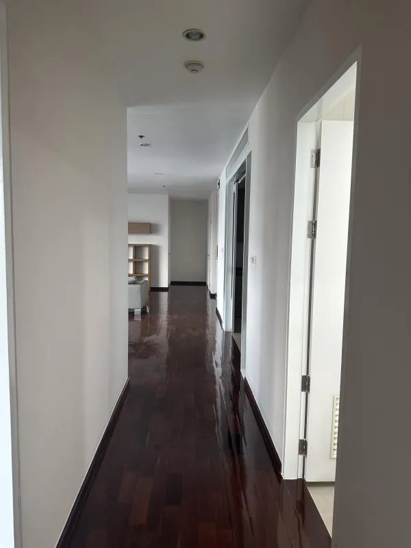 31 Residence — photo 5