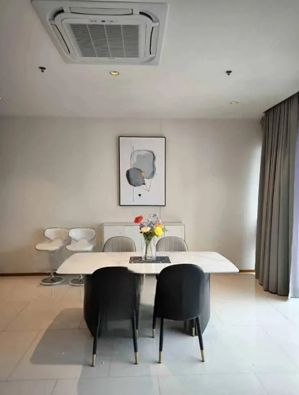 The Emporio Place — photo 2