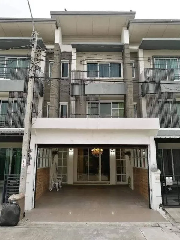 Town Avenue Rama 9 — photo 10