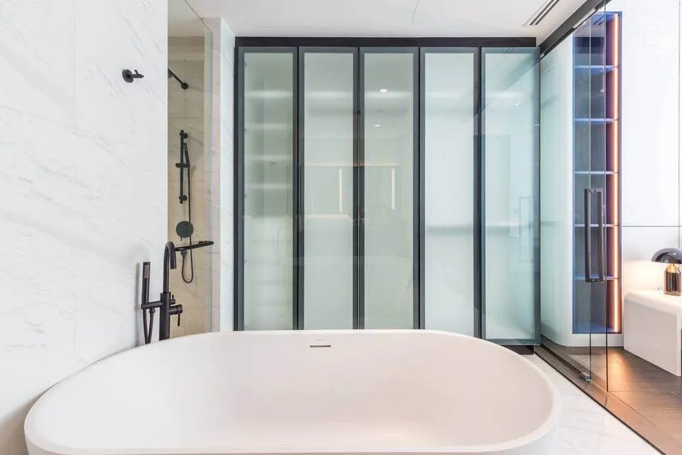 Tait Sathorn 12 — photo 15