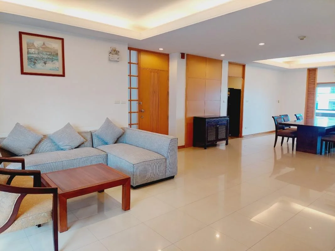 Esmeralda Apartments — photo 3