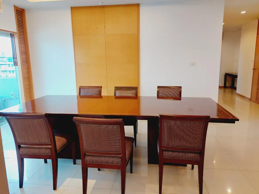 Esmeralda Apartments — photo 7