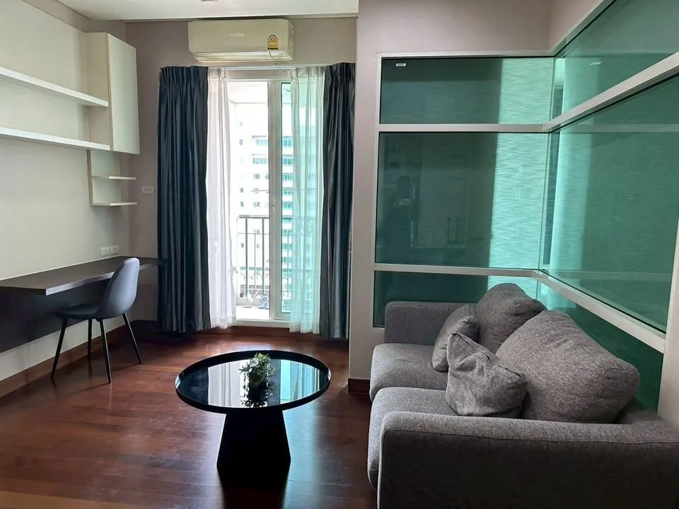 Ivy Thonglor — photo 3