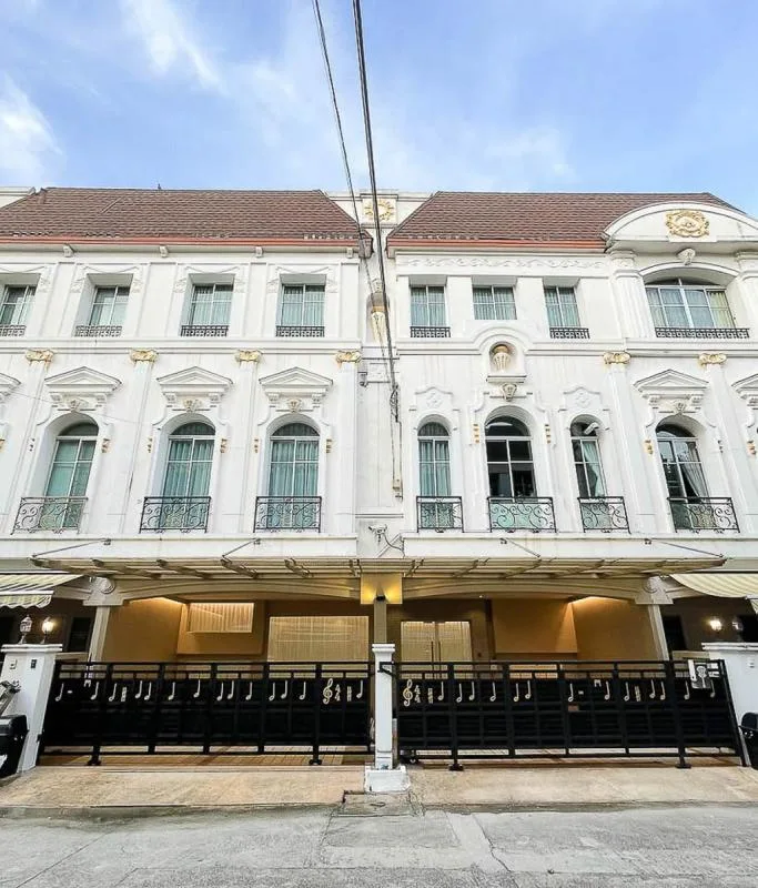 Baan Klang Krung Grande Vienna Rama 3 — photo 14