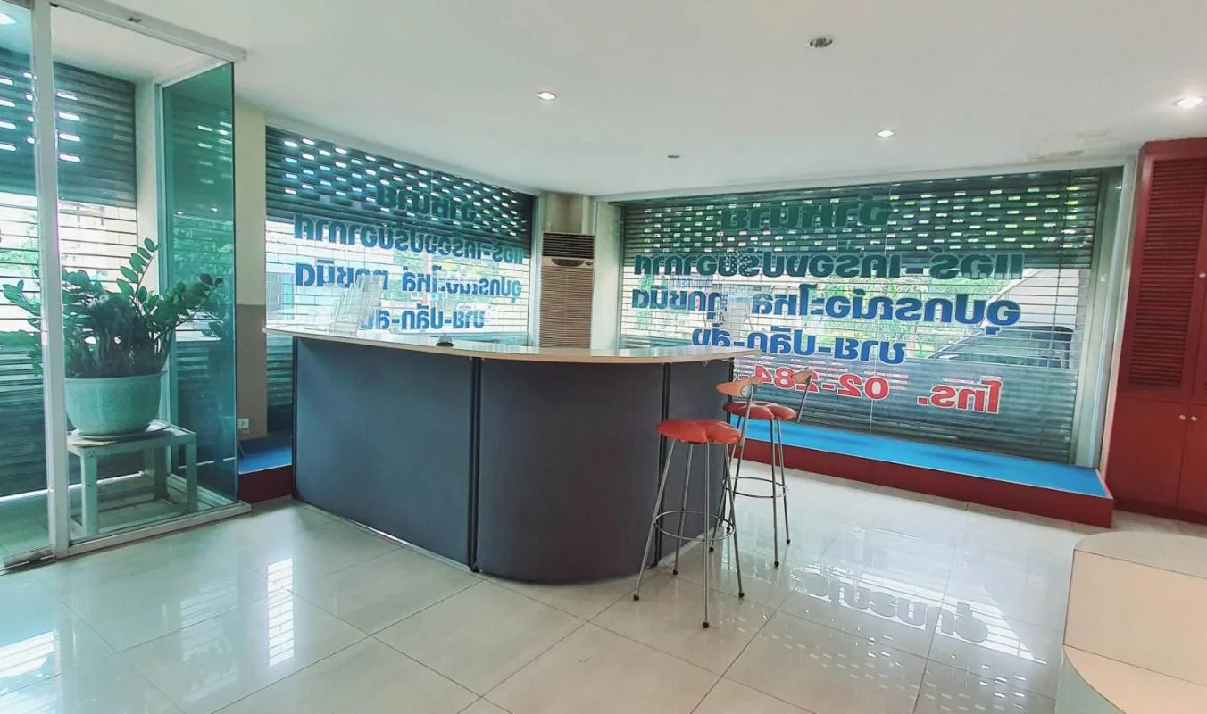 Office Charoen Rat 7 — photo 2