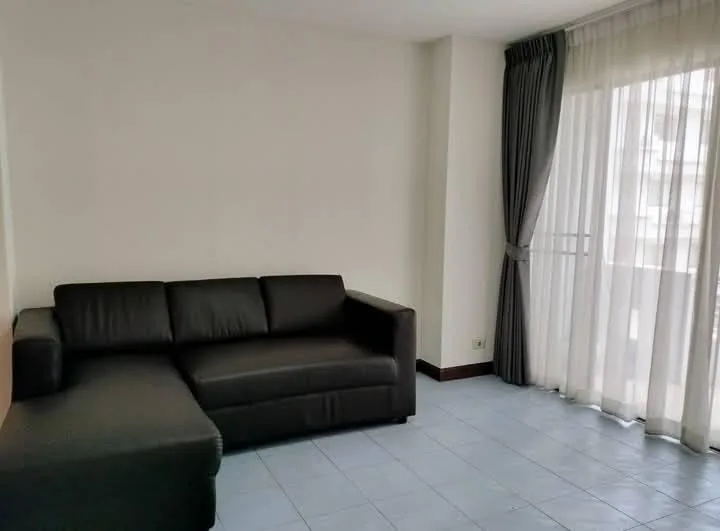 Sathorn Place — photo 2