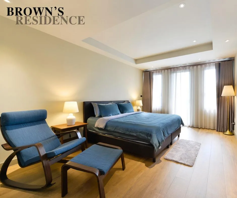 Brown's Residence — photo 6