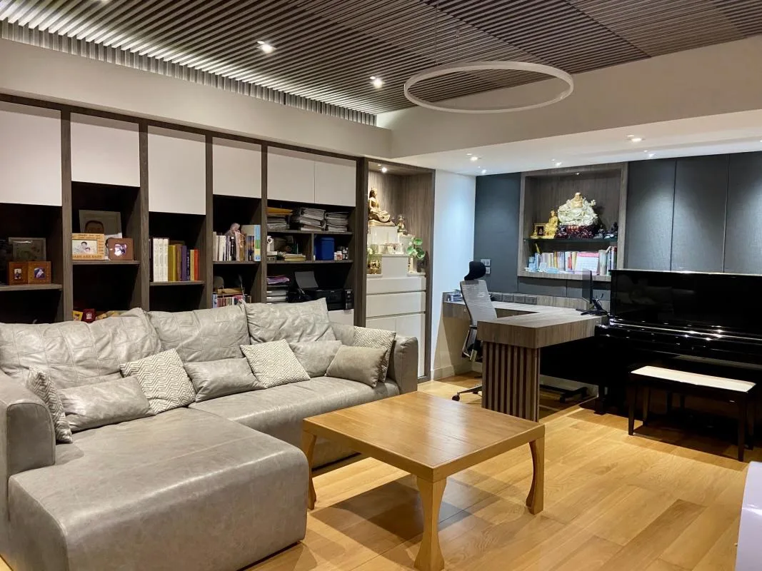 Royal Castle — photo 2