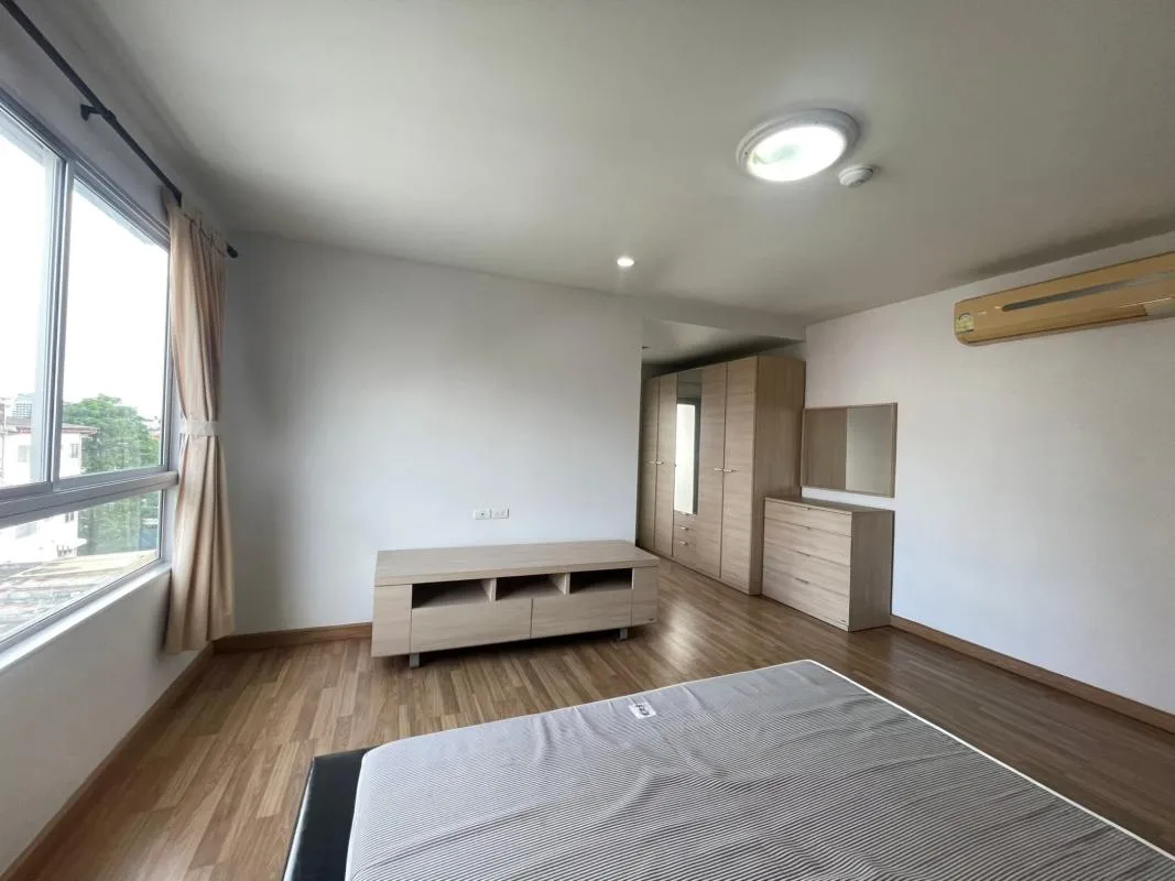 Y.o. Place — photo 11