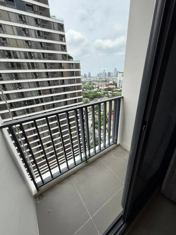 M Thonglor 10 — photo 10