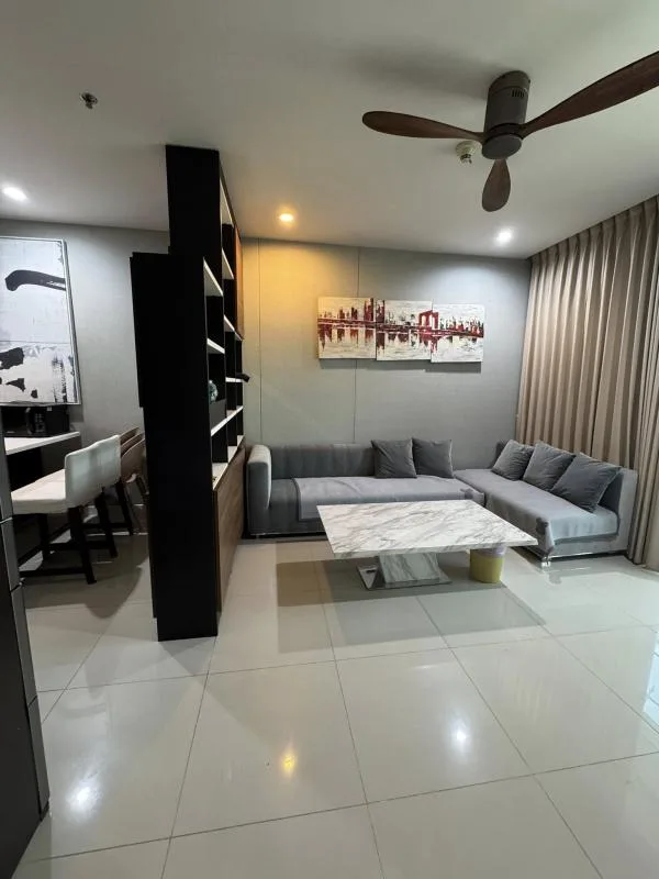 Circle Condominium — photo 1