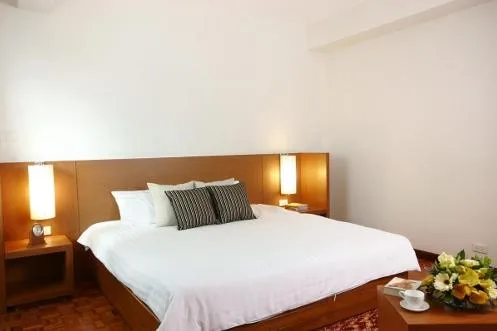 Krystal Court — photo 4