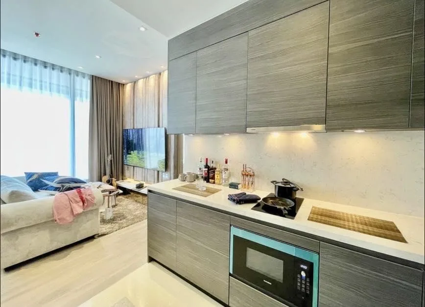 The Esse Asoke — photo 4