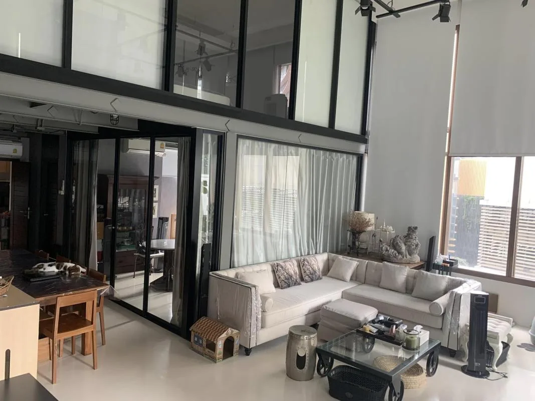 The Emporio Place — photo 3