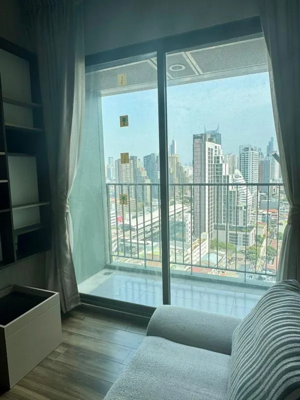Teal Sathorn-taksin — photo 3