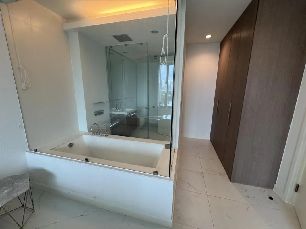 185 Rajadamri — photo 14