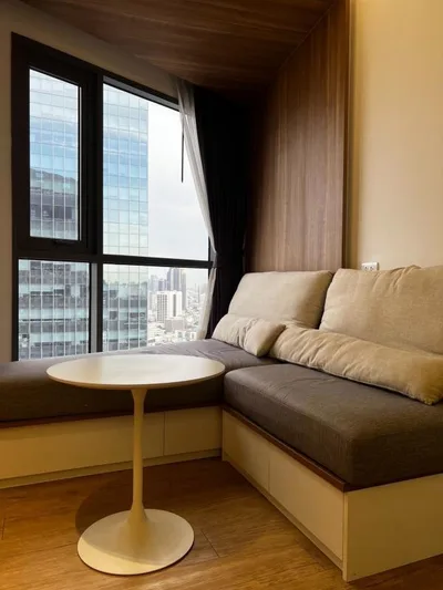 TRIPLE Y RESIDENCE