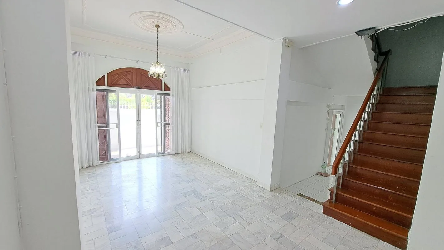 Townhouse Soi Prasoet Di — photo 4