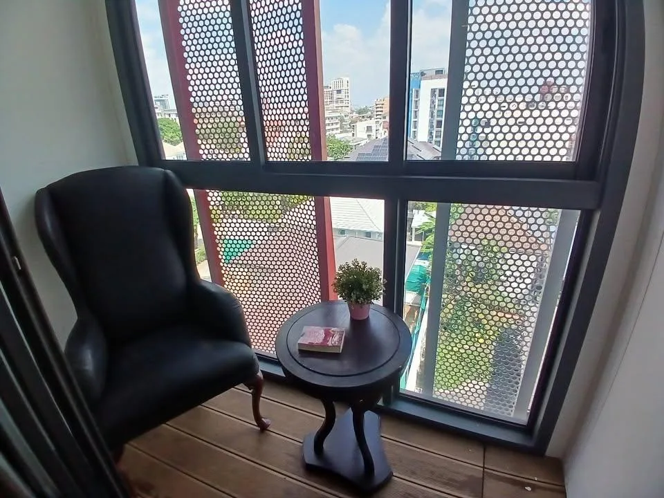 Taka Haus Ekamai 12 — photo 13