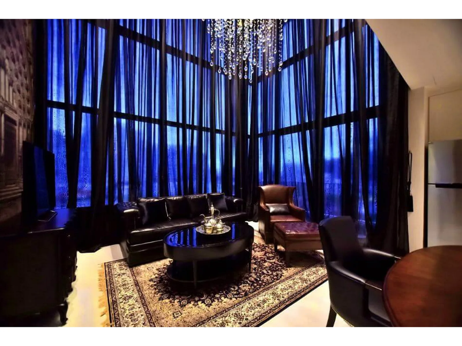 The Emporio Place — photo 2