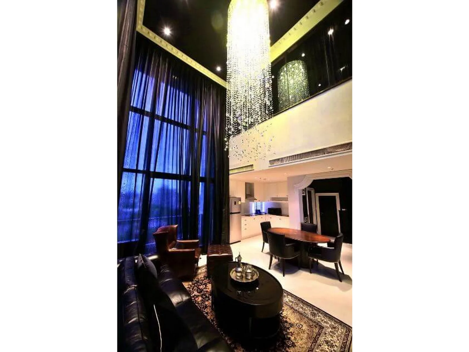 The Emporio Place — photo 4