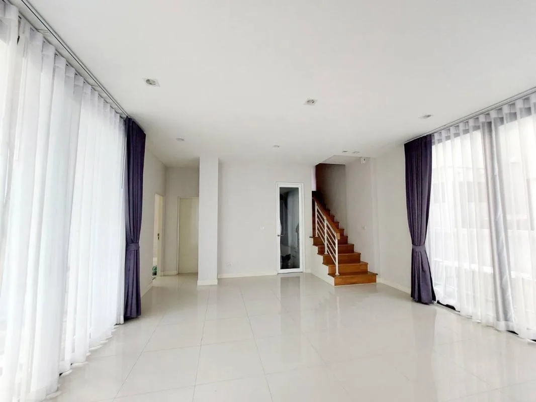 Baan Klang Muang Classe Ekkamai-ramintra — photo 4