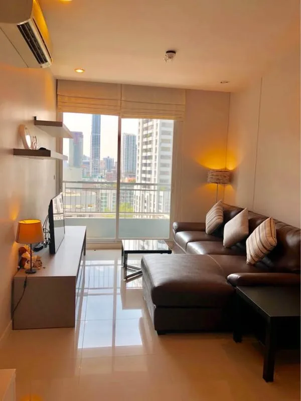 Circle Condominium — photo 2