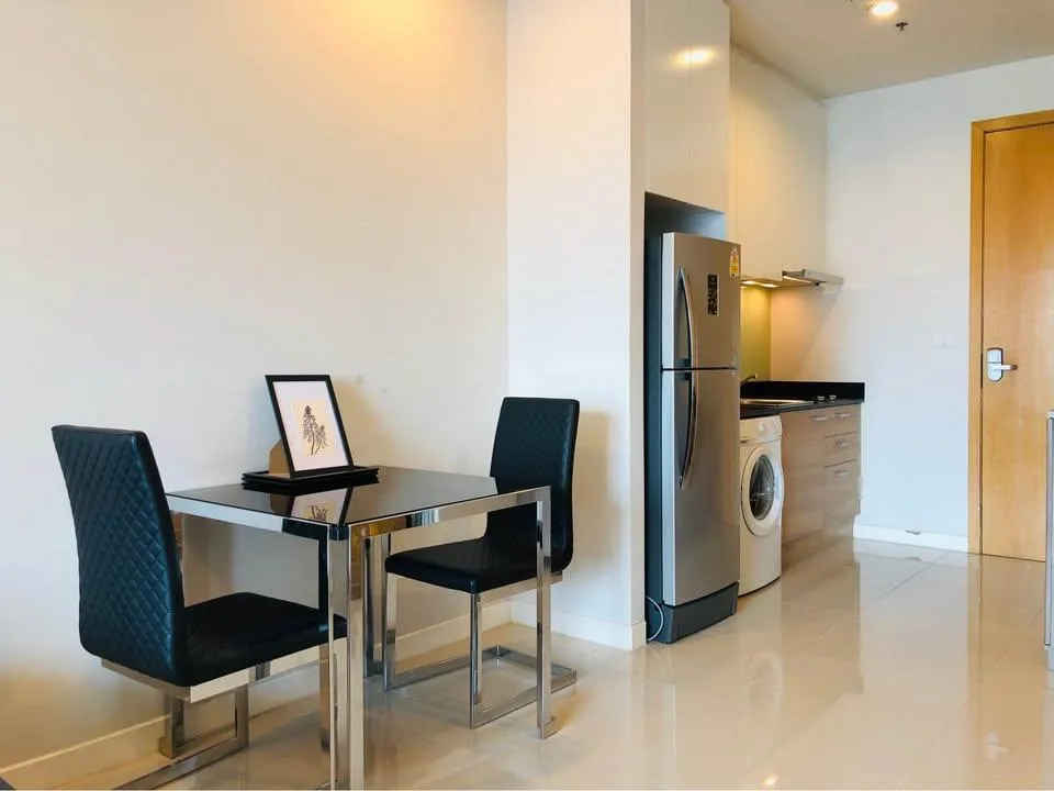 Circle Condominium — photo 3