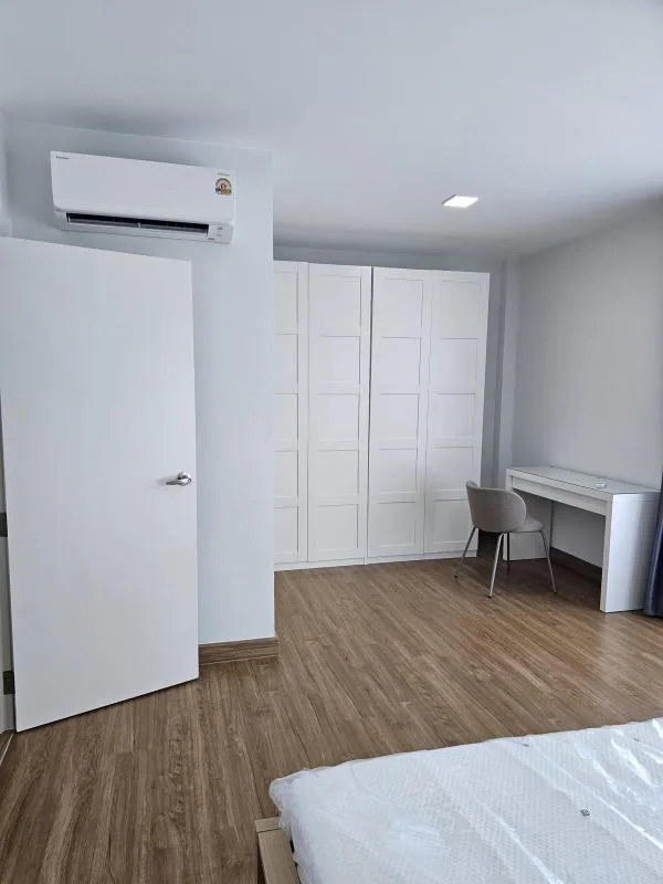 Townhome — photo 12