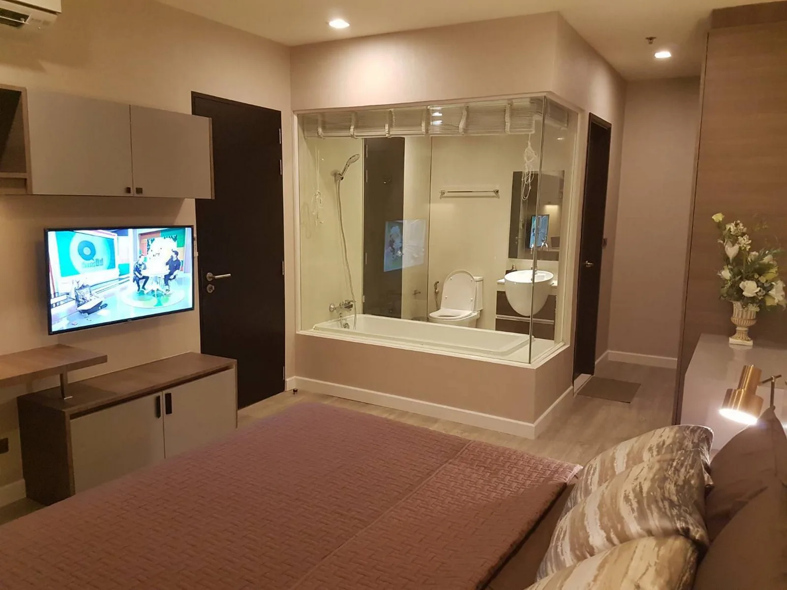 Sky Walk Condominium — photo 4