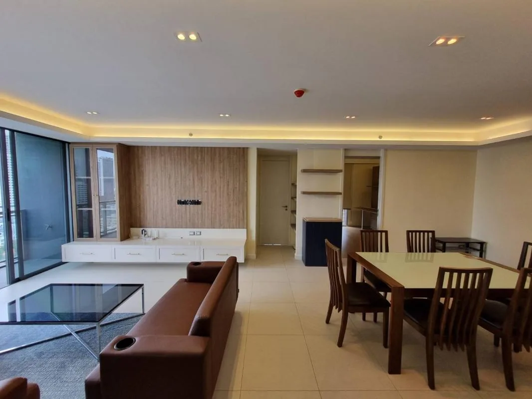 Circle Sukhumvit 31 — photo 2