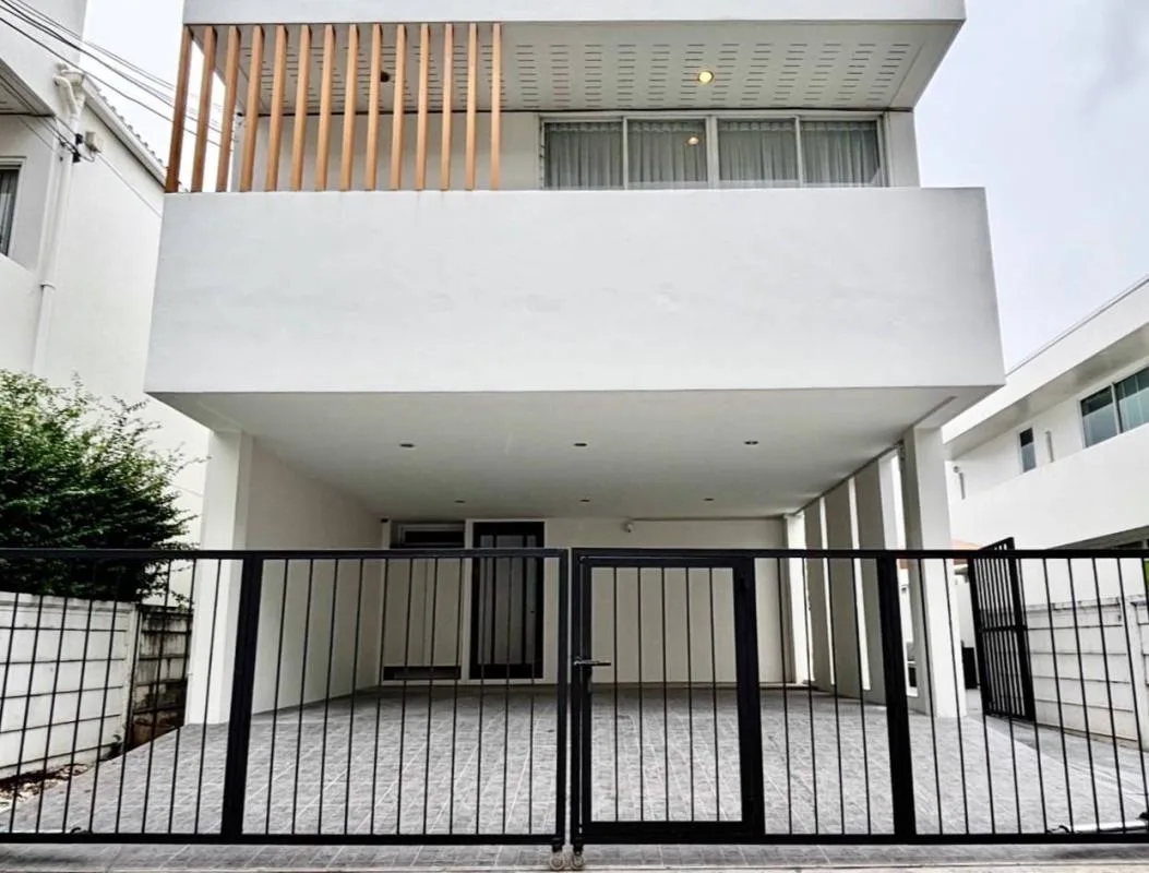 Courtyard Villa Rama 9-wongwaen — photo 15