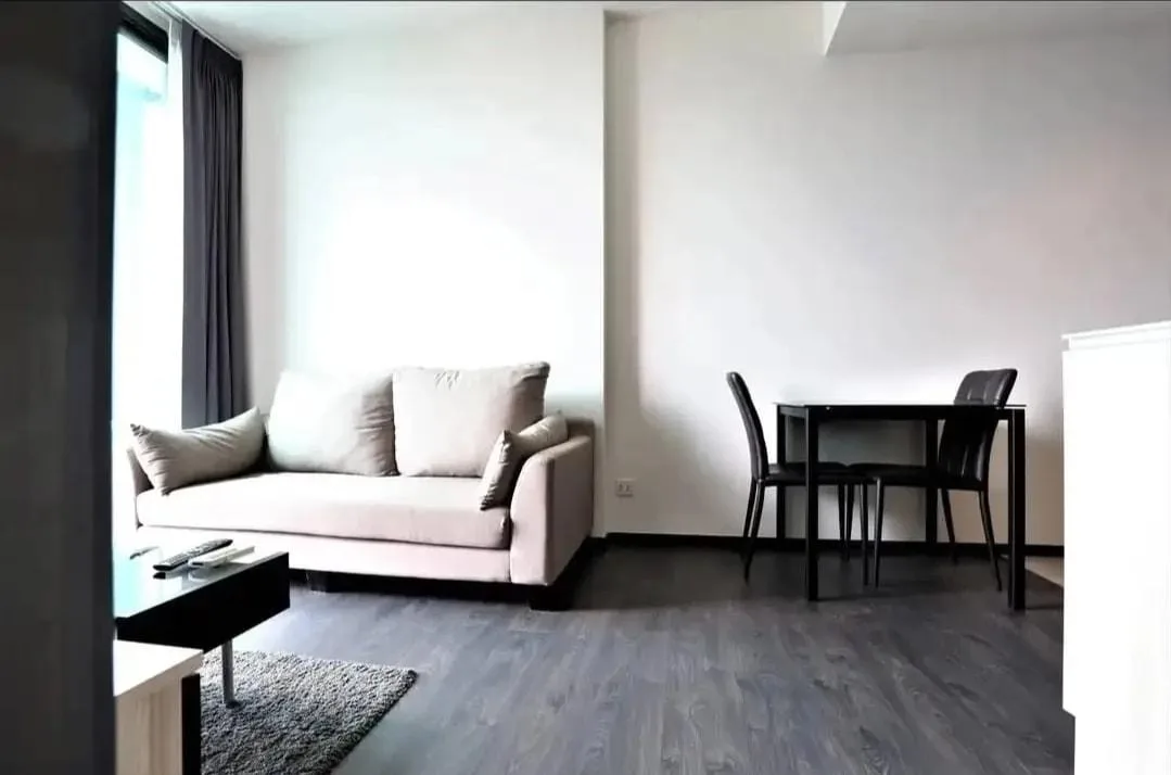 Edge Sukhumvit 23 — photo 2
