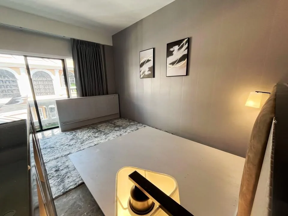White Mansion — photo 14