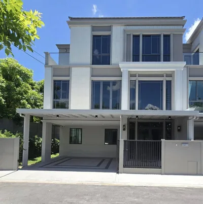 Baan Klang Muang Classe Sukhumvit 77