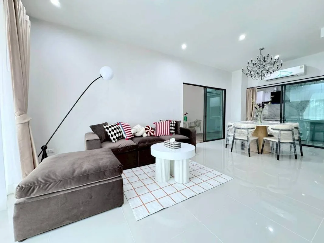 Townhome — photo 2